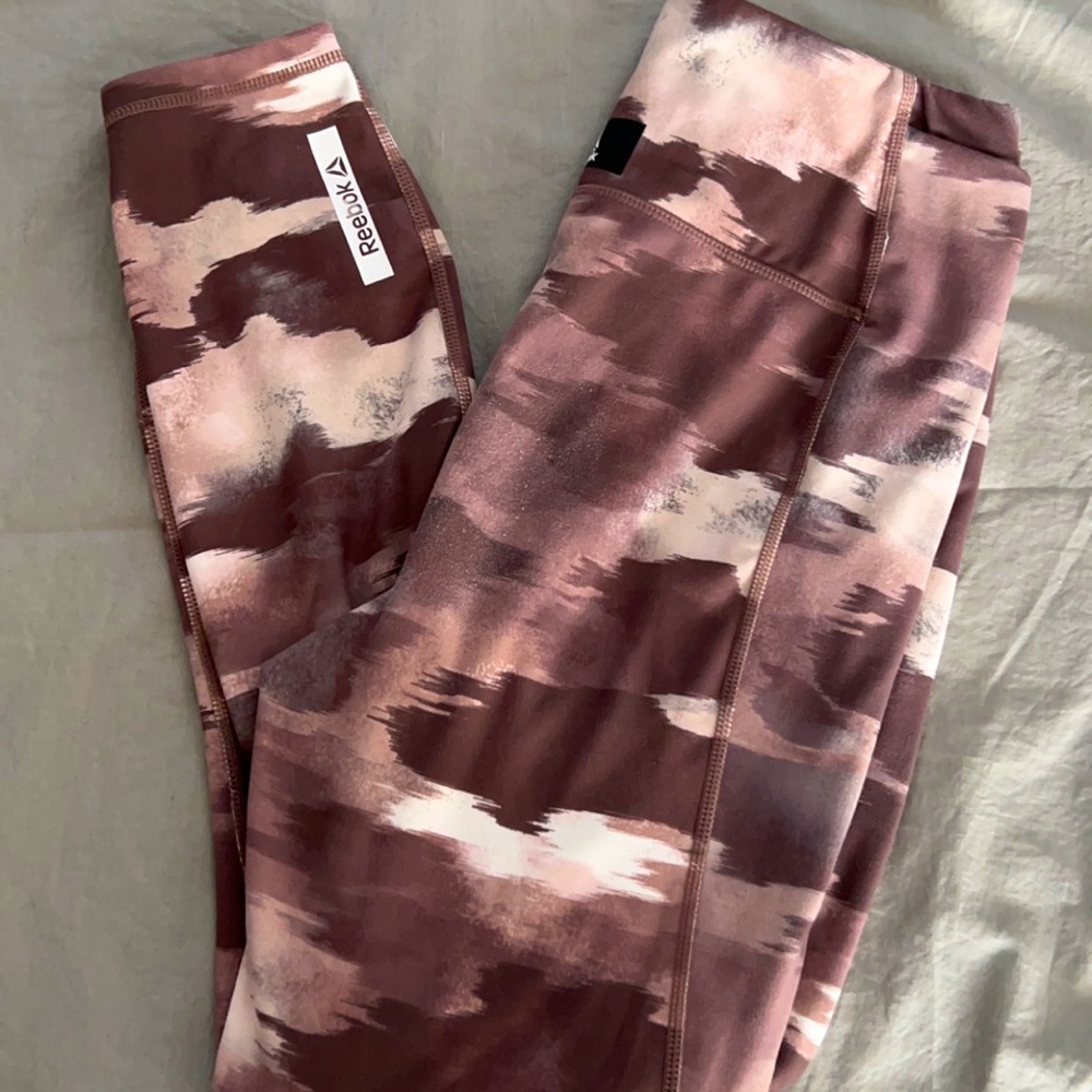 Medium Reebok leggings